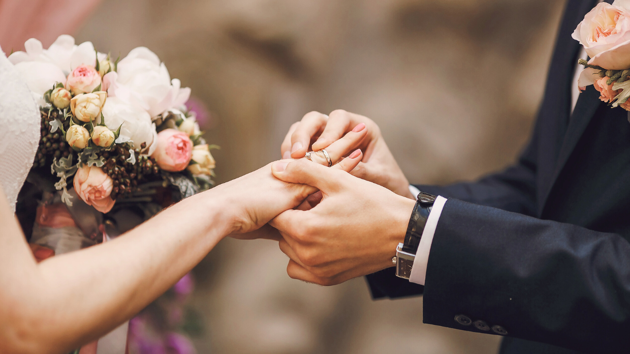 Alianzas de boda Nicols 2025: personaliza tu historia de amor con artesanía y emoción